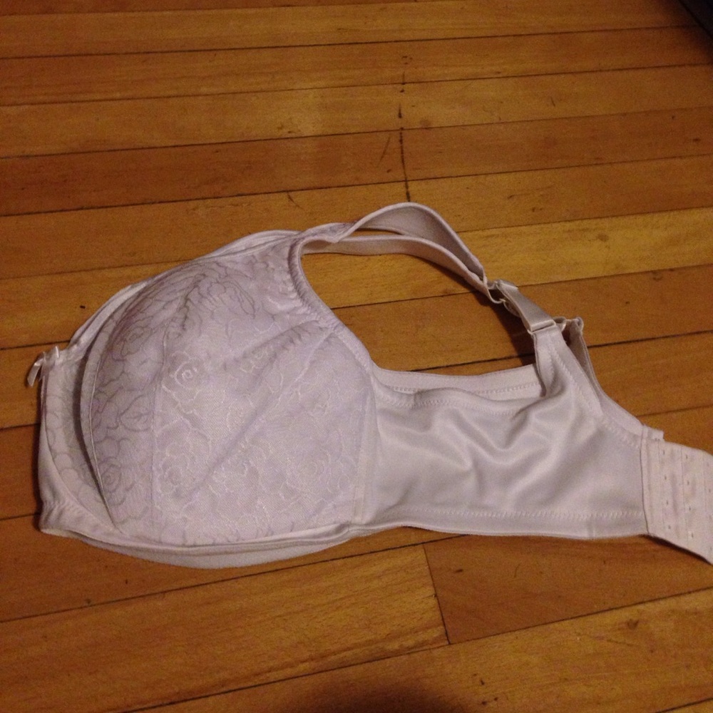 Glamorize 42 DD bra